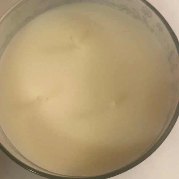 Bath & Body Works Sweater Weather Candle - Gold and Purple - Picture 3 of 3